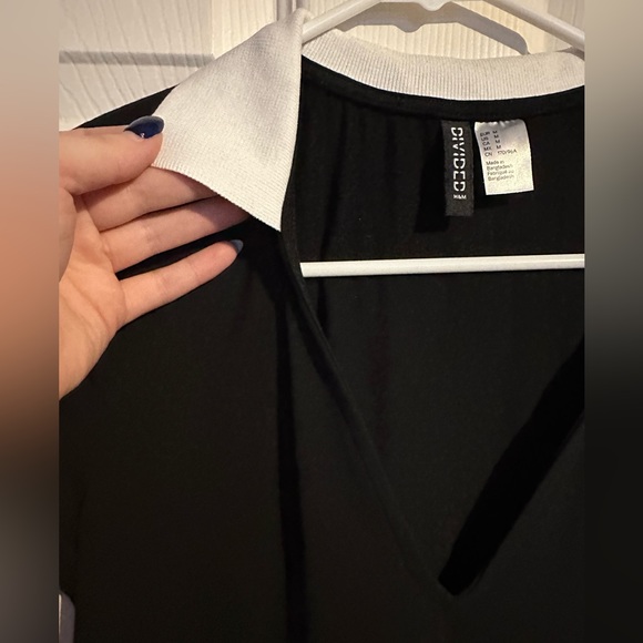 NWOT H&M V-Neck Collared Dress - Picture 3 of 4